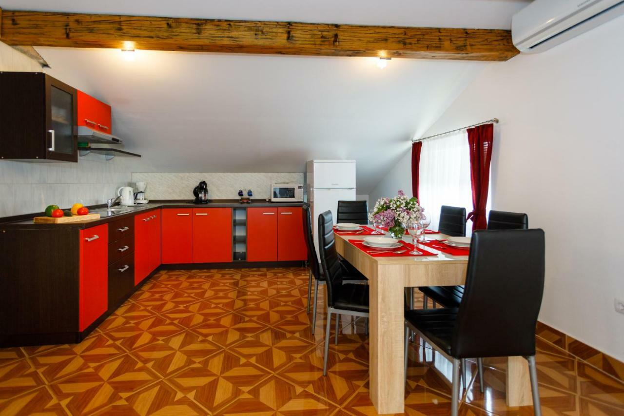Apartment Aleksandra Malinska Eksteriør bilde